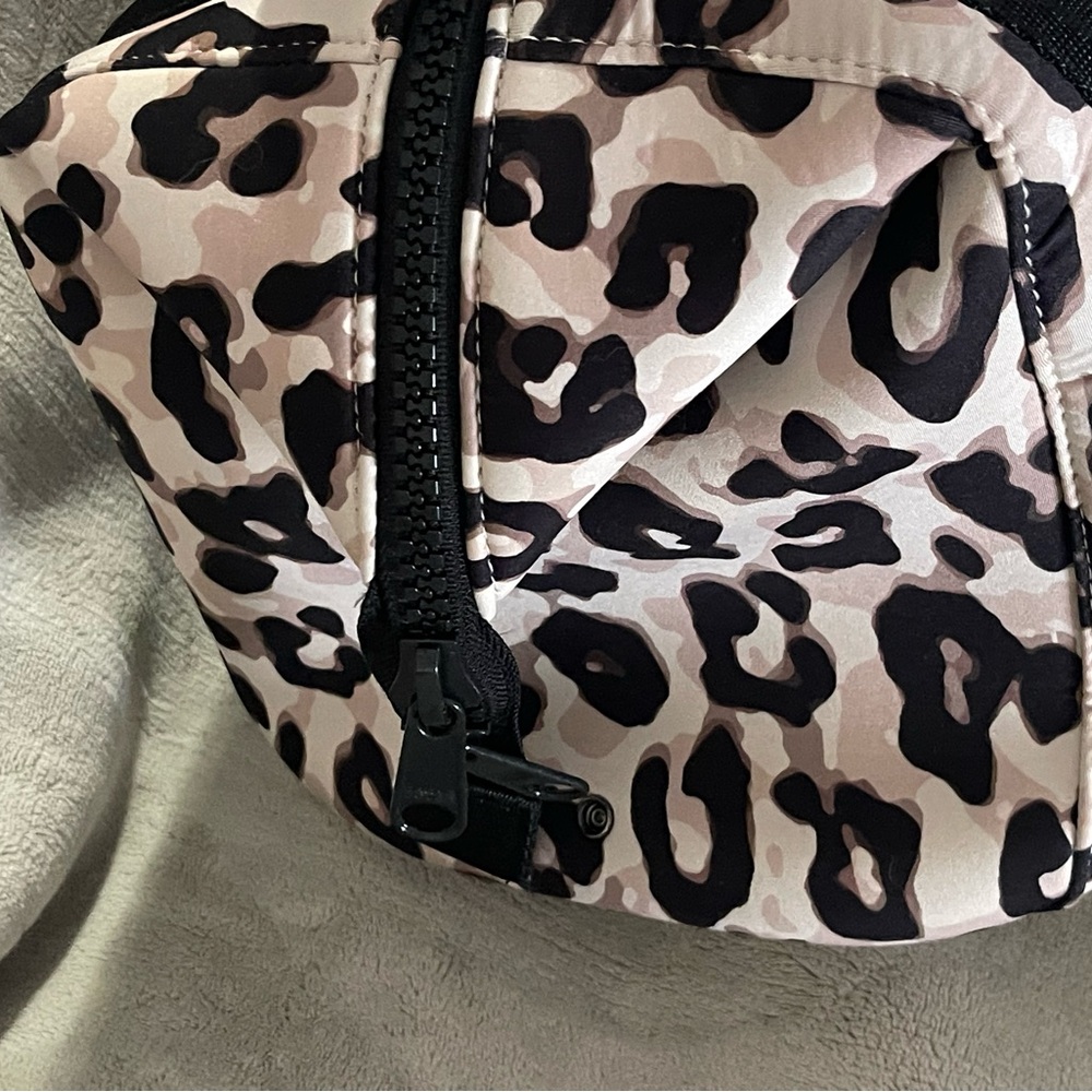 Dagne Dover Medium Landon Carryall in Leopard - Picture 6 of 11
